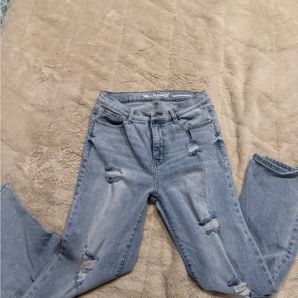 Wallflower Blue Boyfriend Jeans Distressed Casual Style